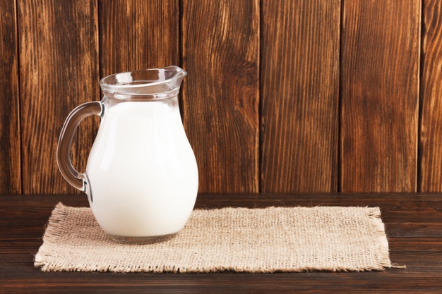 Protección a la luz para productos lácteos y leche “UHT” en botellas PET