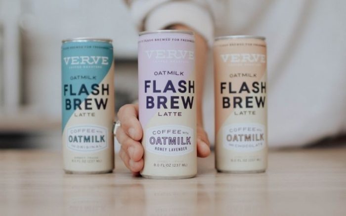 Lanzan nueva línea de café Flash Brew Oatmilk Lattes listos para beber