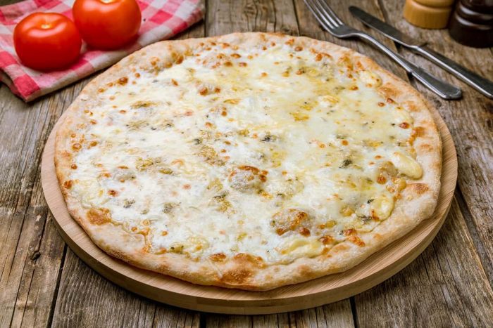 Pizza-cuatro-quesos-