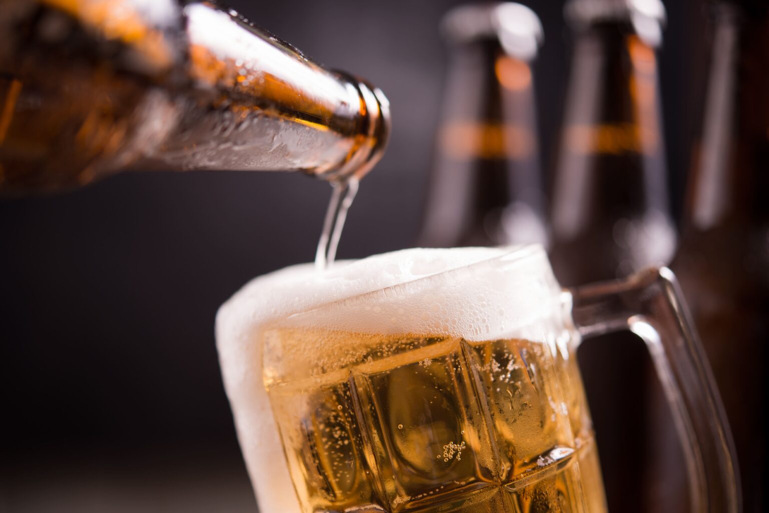 Según estos estudios, la cerveza fortalece el corazón y la salud humana
