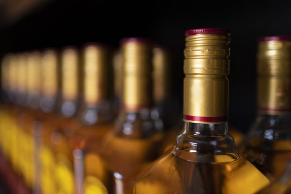 Buscan estandarizar el etiquetado de bebidas alcohólicas en Estados Unidos
